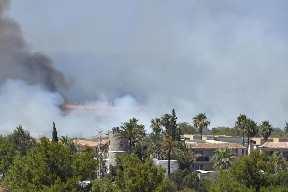 Πύρινη κόλαση σε τουριστικό θέρετρο στην Ιμπιζα- Εκκενώθηκαν σπίτια [εικόνες & βίντεο] | iefimerida.gr 5