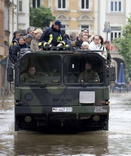 Πνίγεται η κεντρική Ευρώπη - Εννιά οι νεκροί από τις πρωτοφανείς πλημμύρες [εικόνες] | iefimerida.gr 4