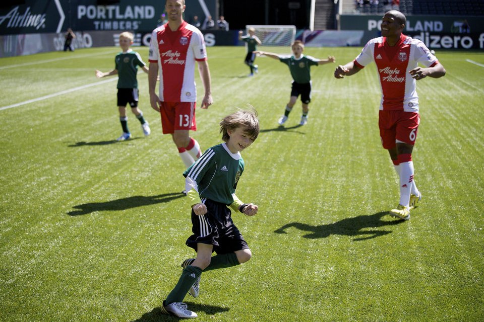 Το μεγαλείο του αθλητισμού – Η συγκινητική ιστορία 8χρονου καρκινοπαθούς οπαδού των Πόρτλαντ Τίμπερς [εικόνες] | iefimerida.gr 6