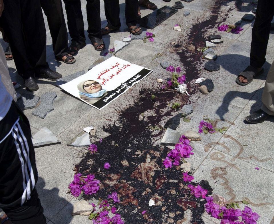 Σοκαριστικές εικόνες από το λουτρό αίματος στην Αίγυπτο – Εμπόλεμη ζώνη το Κάιρο | iefimerida.gr 6
