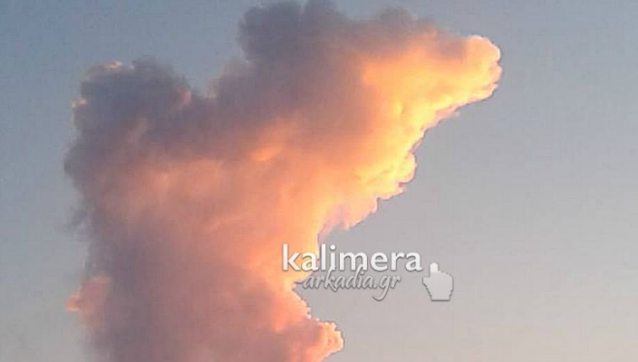 Απίστευτο φυσικό φαινόμενο στην Αρκαδία – Κόκκινο σύννεφο «σκέπασε» το Αστρος [εικόνες & βίντεο] | iefimerida.gr 2