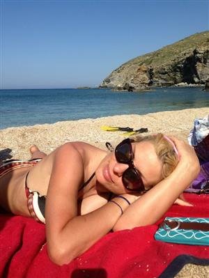 Οι βουτιές της Μενεγάκη που «τσουρούφλισαν» τους followers της [εικόνες]  | iefimerida.gr 3