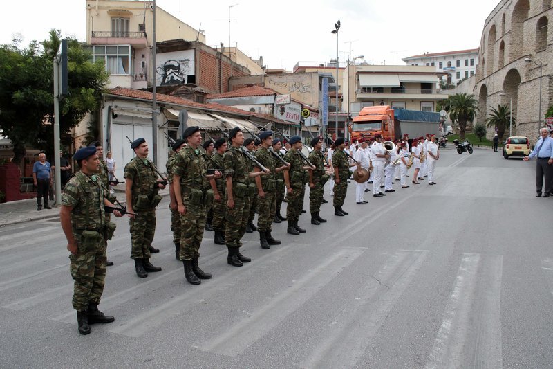Η Καβάλα γιορτάζει την 105η επέτειο απελευθέρωσης από τα βουλγαρικά στρατεύματα [εικόνες] | iefimerida.gr 1