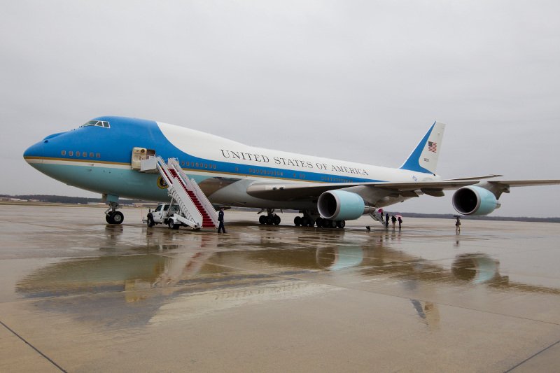 Ο Τραμπ βάζει φρένο στην αγορά νέου Air Force Οne [εικόνες] | iefimerida.gr 0