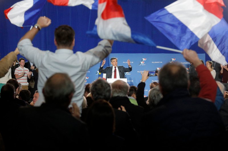 Απόψε το debate Φιγιόν-Ζιπέ -Παραμένει φαβορί ο Φιγιόν | iefimerida.gr 1
