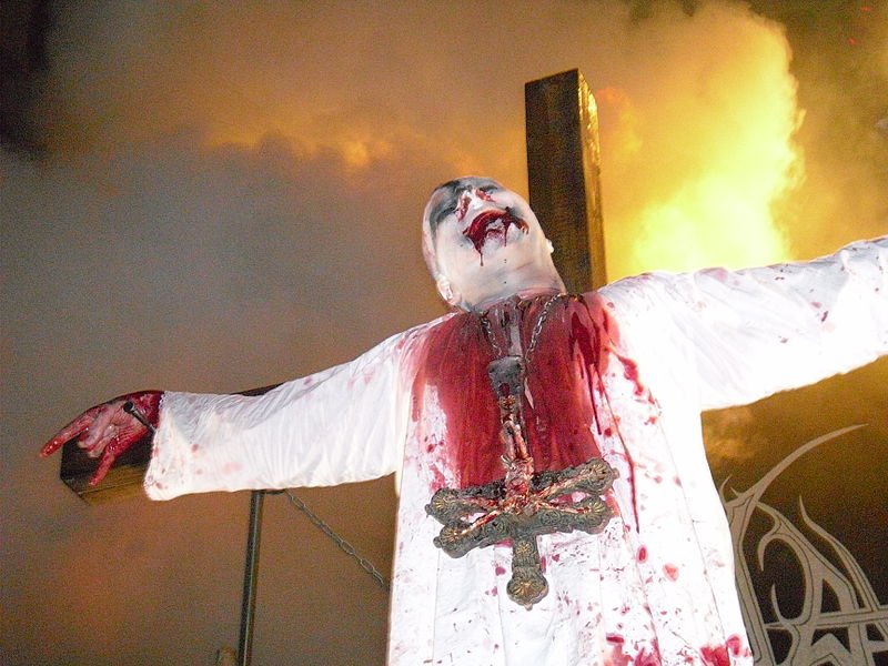 «Μπαμπά, από 'δω το αγόρι μου...» - Οι πιο ακραίοι εμφανισιακά αστέρες της Black Metal σκηνής [εικόνες] | iefimerida.gr 6