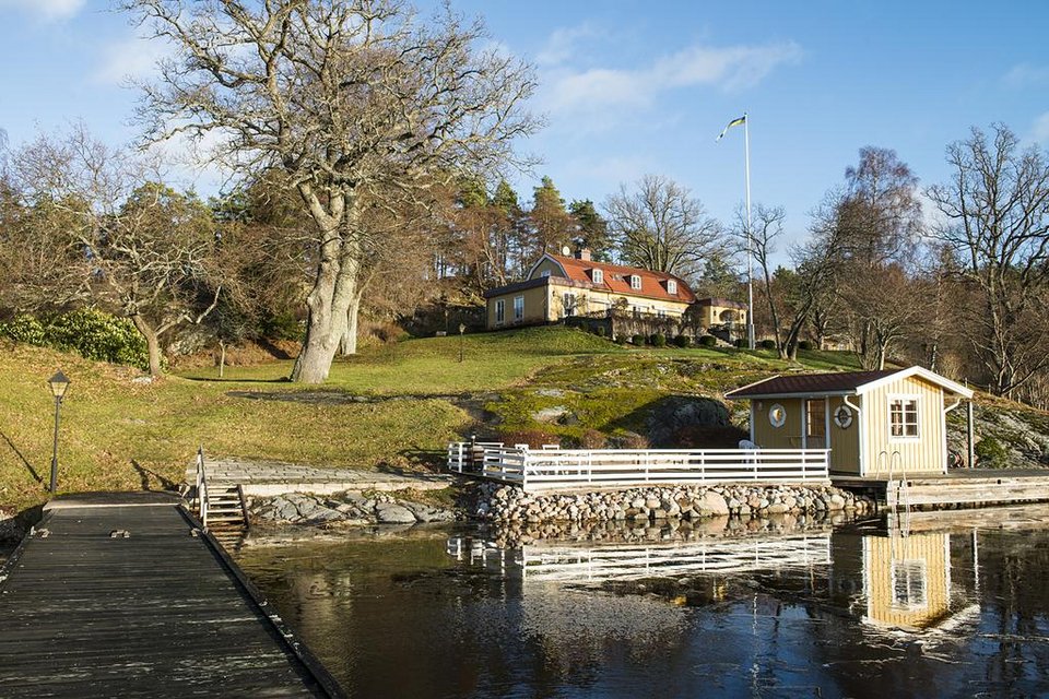 Πωλείται το ησυχαστήριο της Γκρέτα Γκάρμπο στη Σουηδία -Μέσα τη φύση, πλάι σε λίμνη [εικόνες] | iefimerida.gr 4