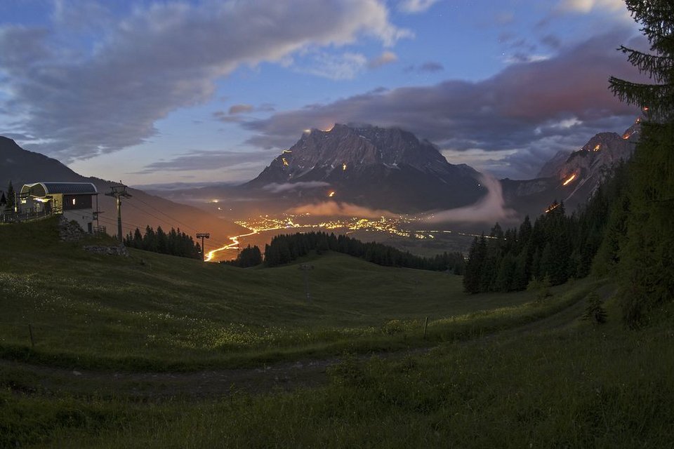 Θερινό ηλιοστάσιο στο Στόουνετζ: Πώς υποδέχθηκε ο κόσμος το καλοκαίρι [εικόνες] | iefimerida.gr 2