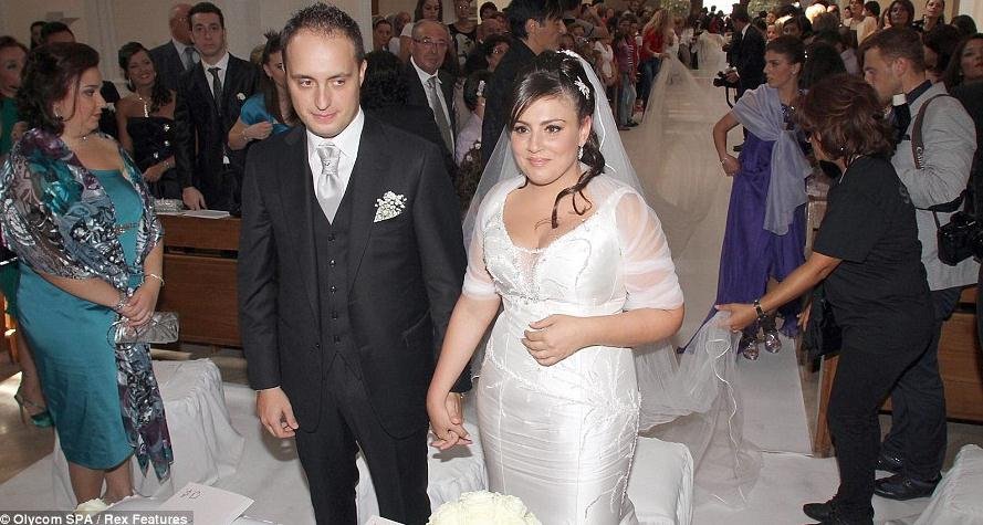 Ιταλίδα νύφη με πέπλο μήκους 3 χιλιομέτρων! [photos] | iefimerida.gr 1