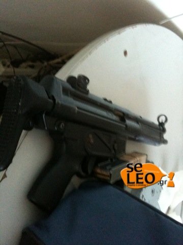 «Γυαλιά - καρφιά» έκαναν το αστυνομικό τμήμα οι κάτοικοι της Ιερισσού μετά την εισβολή [εικόνες] | iefimerida.gr 2