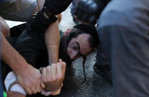 Ιερουσαλήμ: Εβραίος μαχαίρωσε 6 άτομα σε Gay Pride [εικόνες] | iefimerida.gr 2