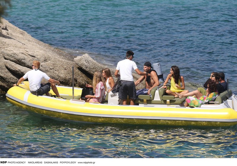 Στη Σκιάθο ένας από τους πιο πλούσιους επιχειρηματίες του κόσμου -Με το πλωτό παλάτι του [εικόνες] | iefimerida.gr 3