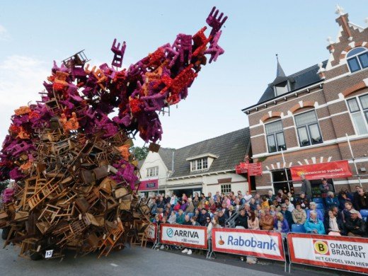 Τα έργα του Βίνσεντ βαν Γκογκ γίνονται τεράστια λουλουδάτα άρματα - Μια αλλιώτικη παρέλαση [εικόνες] | iefimerida.gr 5