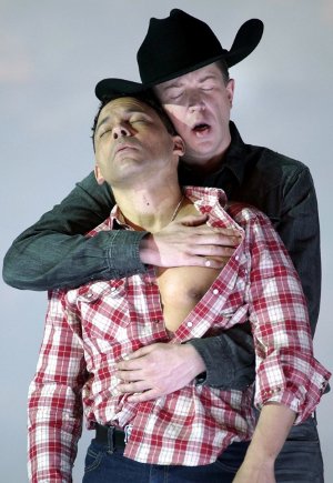 To Brokeback Mountain έγινε όπερα: Σοκ και δέος για τους λάτρεις του λυρικού θεάτρου [εικόνες] | iefimerida.gr 0