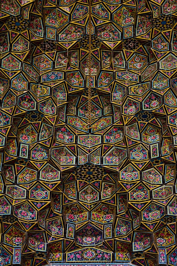 Το «Ροζ τζαμί» κόβει την ανάσα με τα χρώματά του -«Βουτιά» στο μαγικό κόσμο του καλειδοσκοπίου [εικόνες]  | iefimerida.gr 6