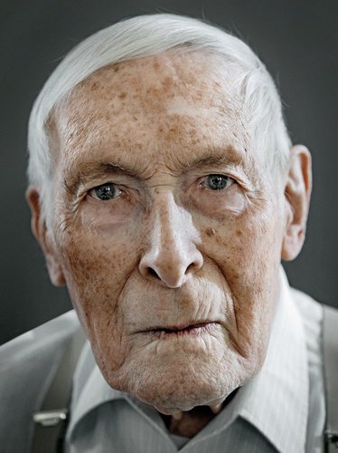 Αιωνόβιοι κάνουν τα... μοντέλα για Γερμανό φωτογράφο [εικόνες] | iefimerida.gr 7