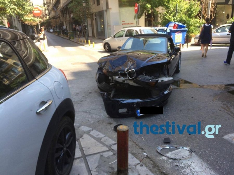 Θεσσαλονίκη: Σφοδρή σύγκρουση αυτοκινήτων στο κέντρο της πόλης [εικόνα] | iefimerida.gr 0