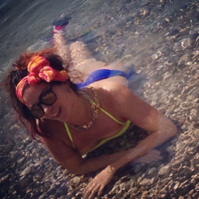 H Κατερίνα Στικούδη γιορτάζει το Πάσχα φορώντας μπικίνι [εικόνες]  | iefimerida.gr 1