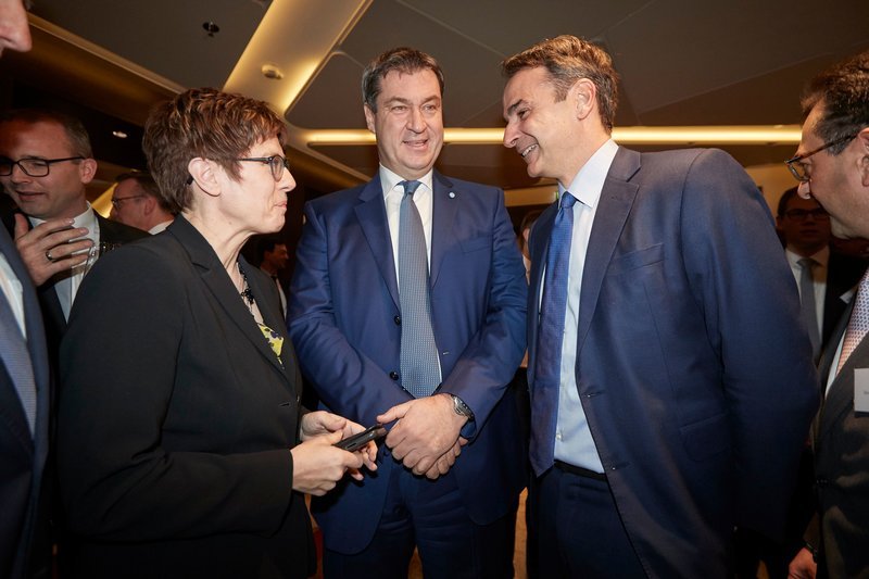 Διάδοχος Μέρκελ σε Μητσοτάκη: Χρέος μας να στηρίξουμε την Ελλλάδα | iefimerida.gr 6