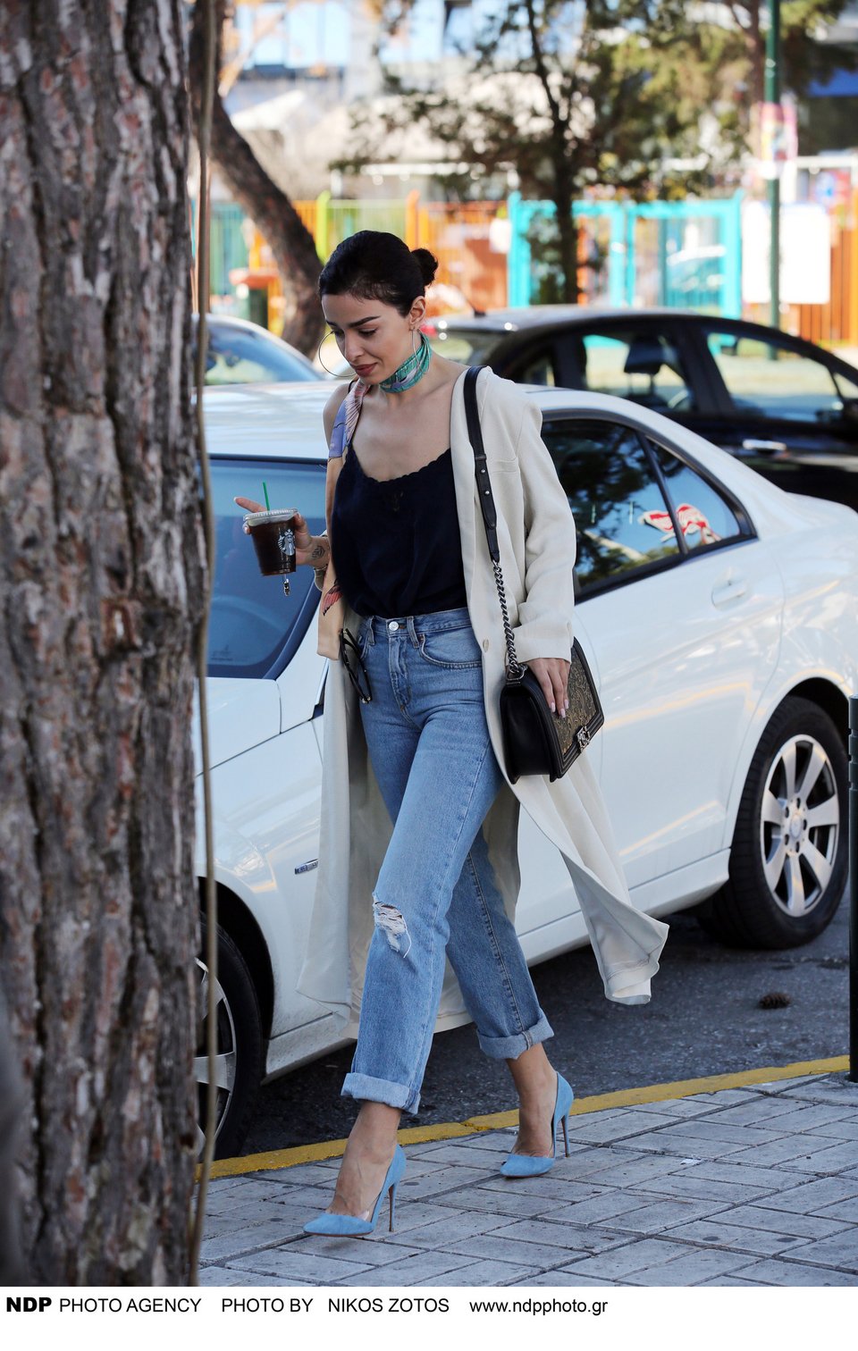 Τέλος οι μπλε τρέσες για την Ελένη Φουρέιρα -Με νέο στυλ η τραγουδίστρια [εικόνες]   | iefimerida.gr 0