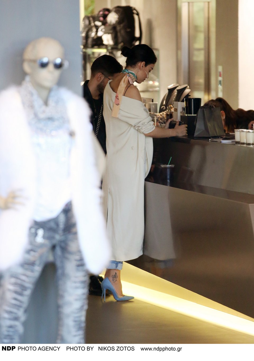 Τέλος οι μπλε τρέσες για την Ελένη Φουρέιρα -Με νέο στυλ η τραγουδίστρια [εικόνες]   | iefimerida.gr 2