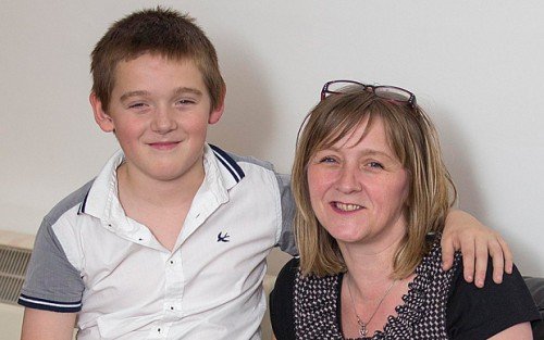 Αυτός είναι ο πιο απομονωμένος μαθητής στον κόσμο -Mόνος στο σχολείο του νησιού [εικόνες] | iefimerida.gr 1