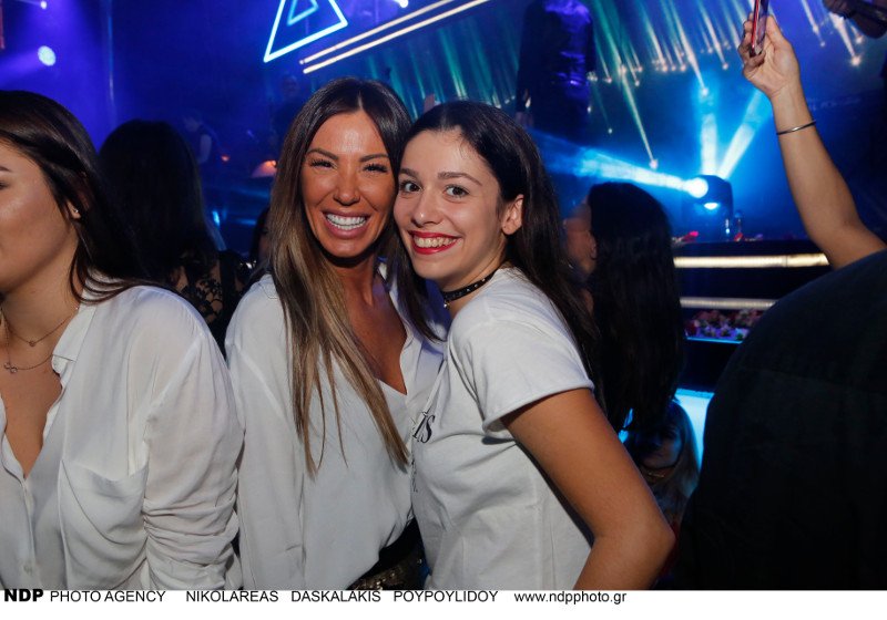 Η 18χρονη φοιτήτρια κόρη του Στέλιου Ρόκκου -Διασκέδασε ακούγοντας τον πατέρα της [εικόνες] | iefimerida.gr 1