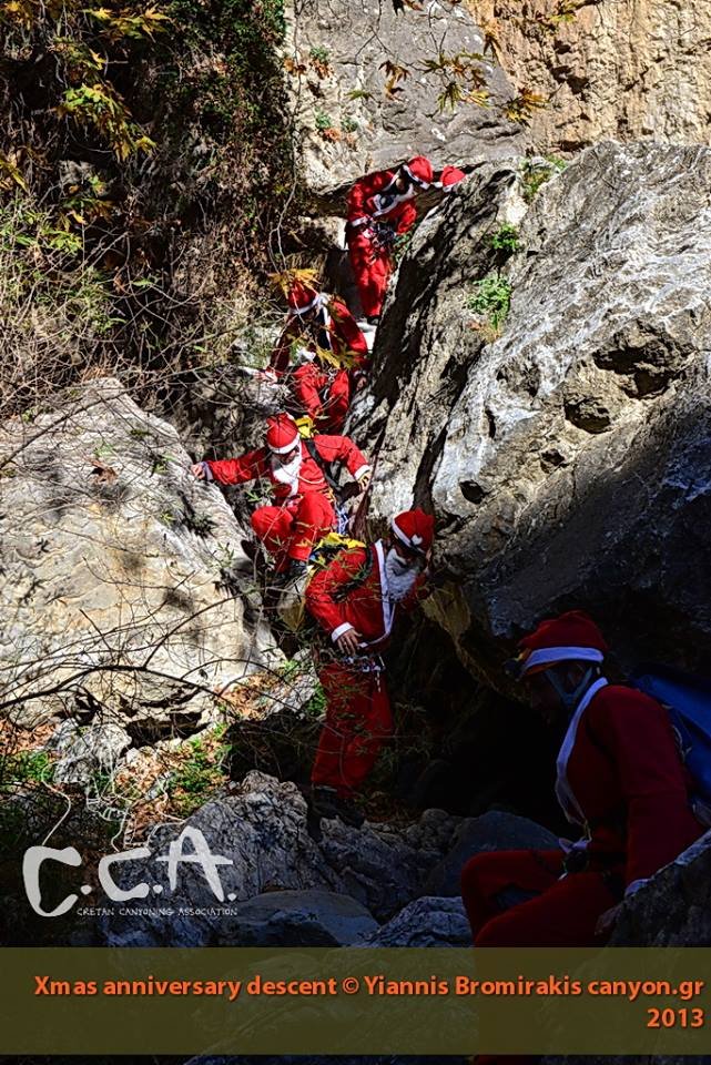 Αγιοι Βασίληδες έκαναν κατάβαση στο φαράγγι του Ελιγκα στην Κρήτη [εικόνες] | iefimerida.gr 0