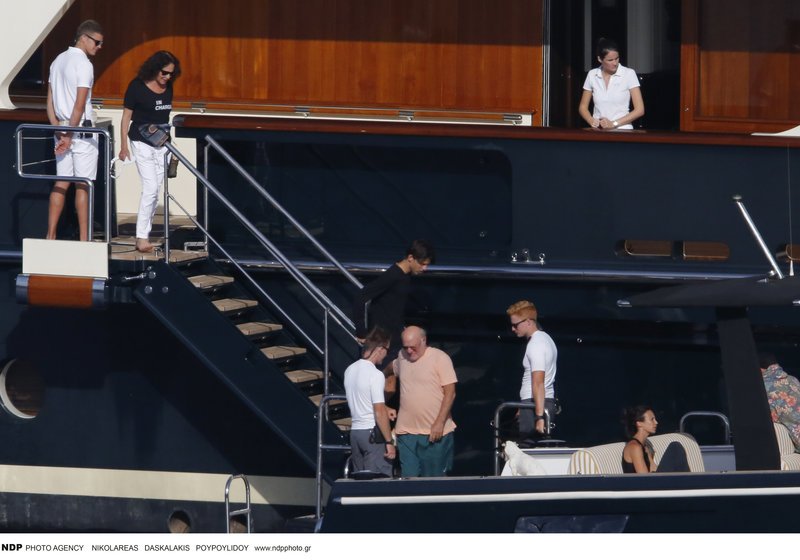 Στη Σκιάθο ένας από τους πιο πλούσιους επιχειρηματίες του κόσμου -Με το πλωτό παλάτι του [εικόνες] | iefimerida.gr 0