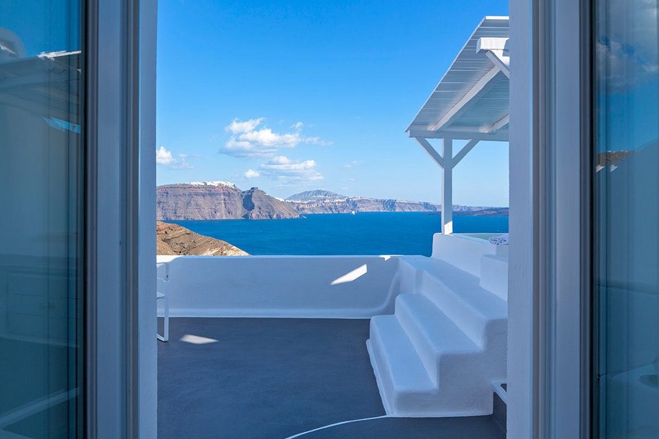 Δύο ελληνικά resort στα καλύτερα της Ευρώπης - Η Σαντορίνη ξανά στην κορυφή του Conde Nast Traveller [εικόνες] | iefimerida.gr 1