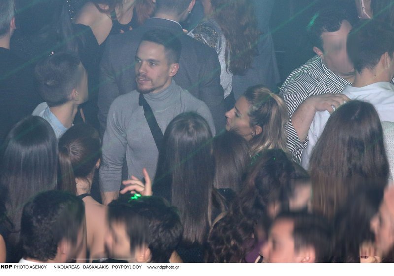  Λευτέρης Πετρούνιας-Βασιλική Μιλλούση: Φουλ ερωτευμένοι σε βραδινή τους έξοδο τα Χριστούγεννα [εικόνες] | iefimerida.gr 2