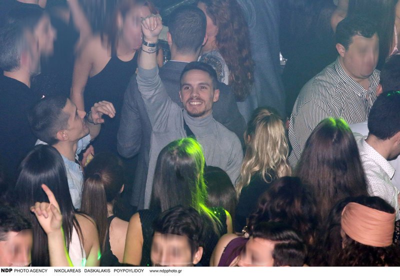  Λευτέρης Πετρούνιας-Βασιλική Μιλλούση: Φουλ ερωτευμένοι σε βραδινή τους έξοδο τα Χριστούγεννα [εικόνες] | iefimerida.gr 1