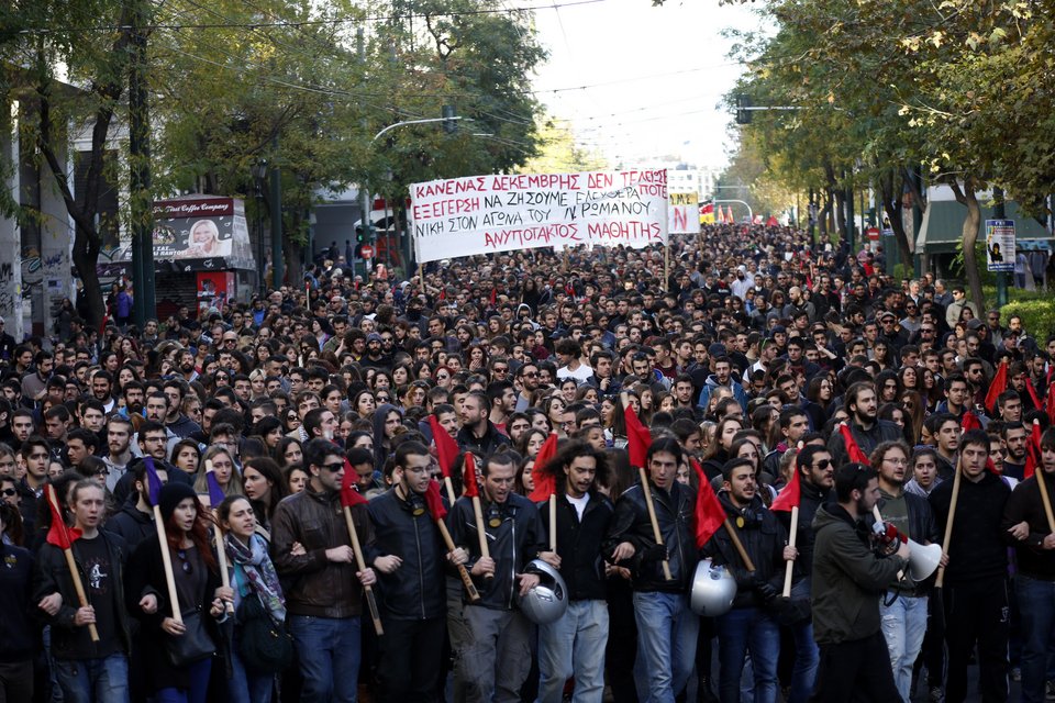 Η μαθητική πορεία για τον Γρηγορόπουλο στα Προπύλαια [εικόνες & βίντεο] | iefimerida.gr 7