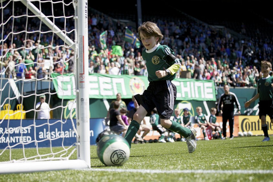 Το μεγαλείο του αθλητισμού – Η συγκινητική ιστορία 8χρονου καρκινοπαθούς οπαδού των Πόρτλαντ Τίμπερς [εικόνες] | iefimerida.gr 8