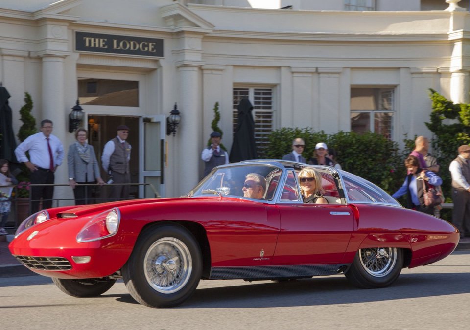 Αυτοκίνητα έργα τέχνης σε έναν ιδιότυπο αγώνα δρόμου [εικόνες] | iefimerida.gr 8