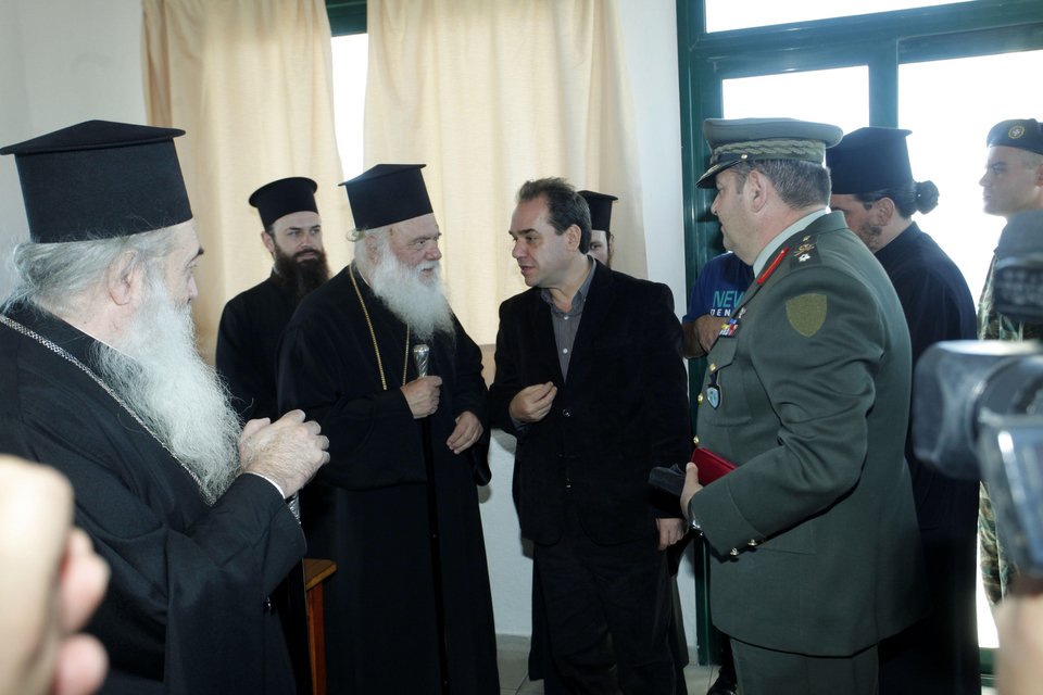 Αρχιεπίσκοπος Ιερώνυμος: Στοιβάζουμε τους πρόσφυγες σαν πρόβατα για σφαγή | iefimerida.gr 2