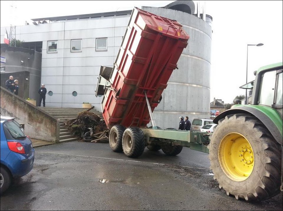 Και στη Γαλλία οι αγρότες στους δρόμους – Επεισόδια με την Αστυνομία [εικόνες] | iefimerida.gr 0