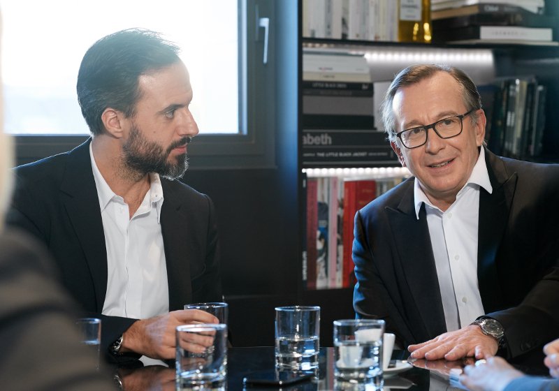 Πώς η συνεργασία Chanel Farfetch θα μειώσει το χρόνο που μένει μια γυναικά σε μια μπουτίκ | iefimerida.gr 0