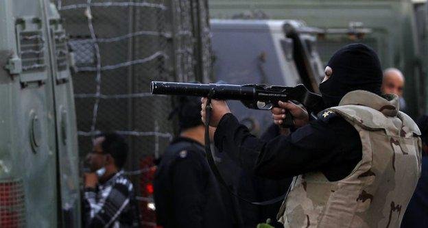 Φλέγεται ξανά το Κάιρο -Συγκρούσεις φοιτητών- αστυνομίας, πληροφορίες για έναν νεκρό [εικόνες] | iefimerida.gr 2