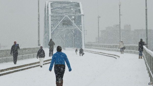 Ισχυρή χιονοθύελλα πλήττει τις ΗΠΑ: Κατευθύνεται προς την Ουάσινγκτον [εικόνες] | iefimerida.gr 4