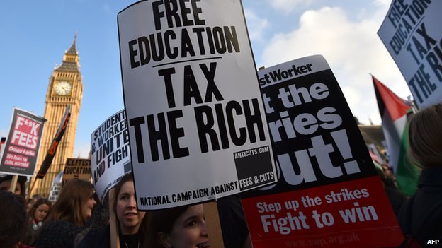 Bία στο Λονδίνο: Συγκρούσεις αστυνομίας και φοιτητών [εικόνες&βίντεο] | iefimerida.gr 1