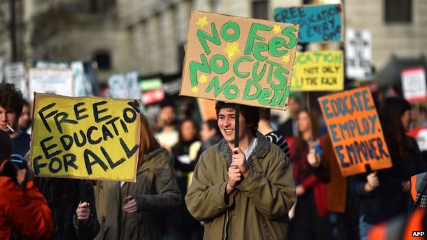Bία στο Λονδίνο: Συγκρούσεις αστυνομίας και φοιτητών [εικόνες&βίντεο] | iefimerida.gr 5
