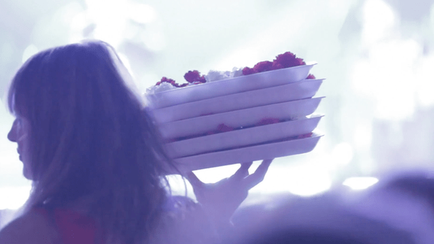 To ντοκιμαντέρ του BBC στην... άλλη Ελλάδα: Υπογεννητικότητα, πορνεία και διπλή ζωή [βίντεο & εικόνες] | iefimerida.gr 1