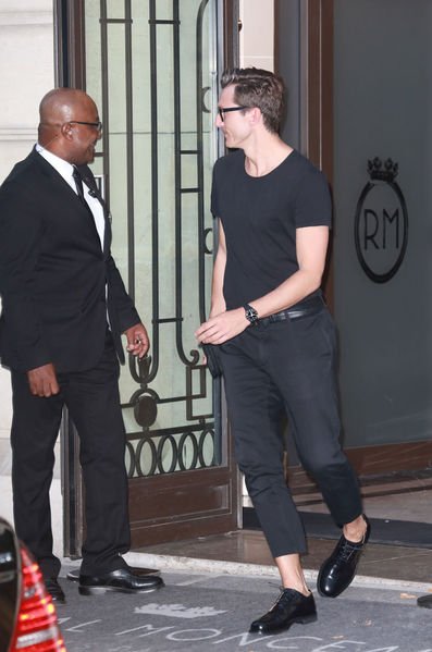 Η Σελίν Ντιόν ξεσαλώνει: Βγήκε ραντεβού με τον δεσμό της, με το σουτιέν στη φόρα [εικόνες] | iefimerida.gr 0