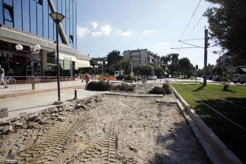 Στο πλαίσιο της ανάπλασης ολοκληρώθηκε η δημιουργία ενός νέου χώρου στάθμευσης