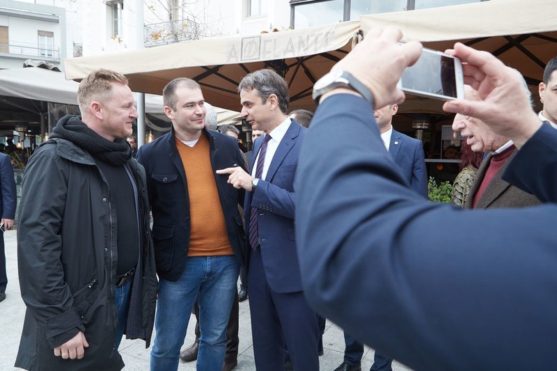 Πολίτης στον Μητσοτάκη -«Οι Συριζαίοι περπατάνε κρυμμένοι στο πλήθος» [εικόνες] | iefimerida.gr 3