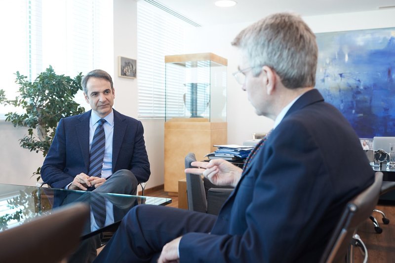 Mε τον πρέσβη των ΗΠΑ συναντήθηκε ο Μητσοτάκης -Συζήτησαν για το Σκοπιανό [εικόνες] | iefimerida.gr 1