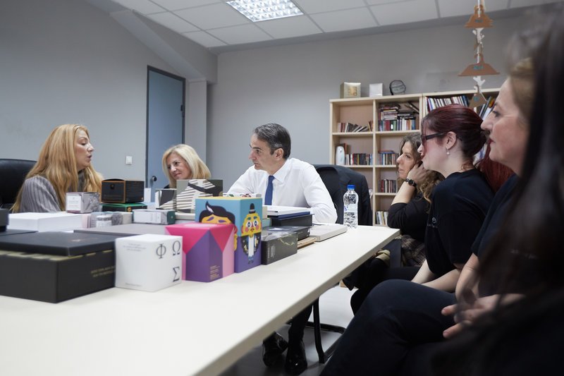 Σε επιχείρηση γυναικών στα Ανω Λιόσια, ο Μητσοτάκης -Ημέρα της Γυναίκας [εικόνες] | iefimerida.gr 4