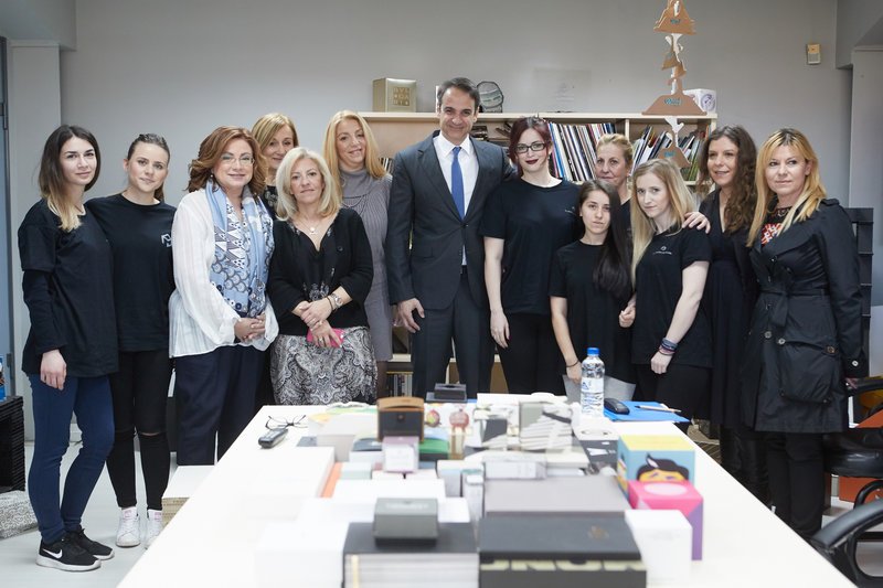 Σε επιχείρηση γυναικών στα Ανω Λιόσια, ο Μητσοτάκης -Ημέρα της Γυναίκας [εικόνες] | iefimerida.gr 5