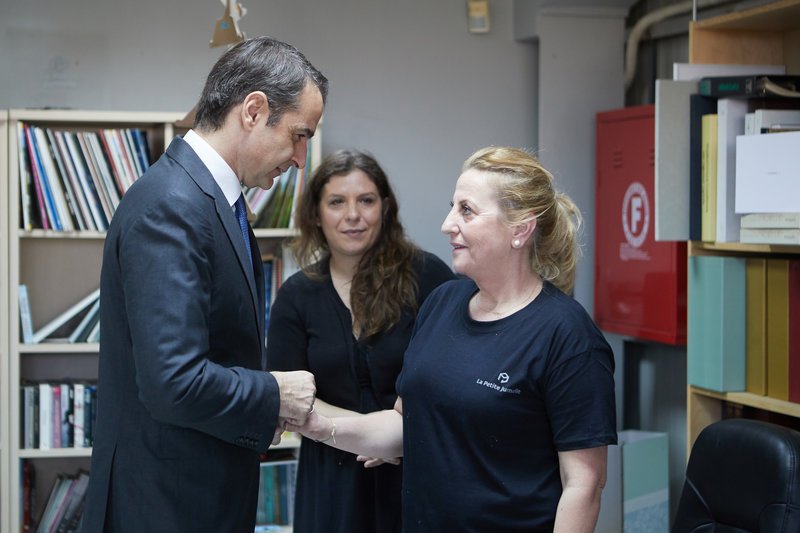 Σε επιχείρηση γυναικών στα Ανω Λιόσια, ο Μητσοτάκης -Ημέρα της Γυναίκας [εικόνες] | iefimerida.gr 6